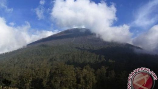 Gunung Semeru Dibuka