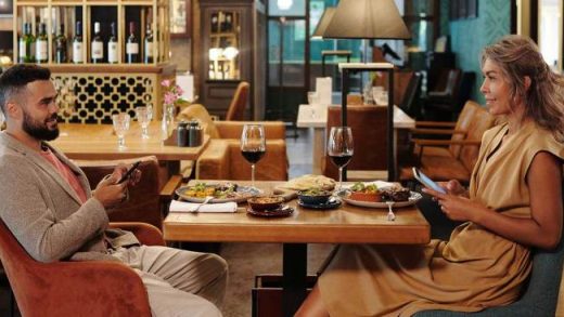 Street Food vs Fine Dining: Mana yang Lebih Worth It Saat Traveling?