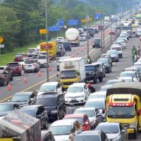 Puncak Macet Total, Wisatawan Diimbau Gunakan Jalur Alternatif