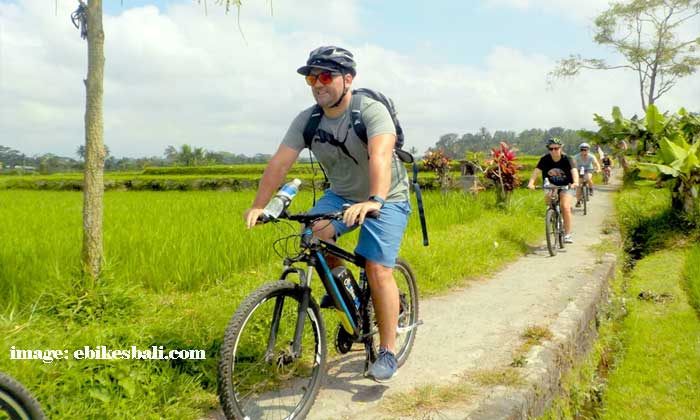 Tur Sepeda Menjelajah Pulau-pulau Kecil di NTB