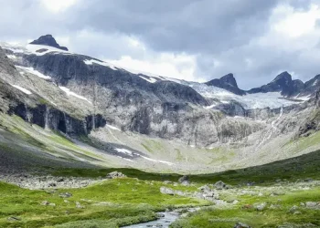 Penemuan 48 Anak Panah Berusia 6000 Tahun di Gunung Es Norwegia