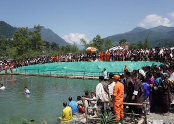 Keseruan Bathing Carnival Bhutan 2026 dengan Perang Air dan Fly Fishing
