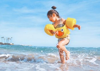 Tips Menyiapkan Perlengkapan Anak untuk Liburan Akhir Tahun dan Jalan-Jalan