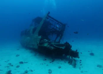 Bangkai Kapal Berusia 2100 Tahun Ditemukan, Berisi Ribuan Artefak Kuno